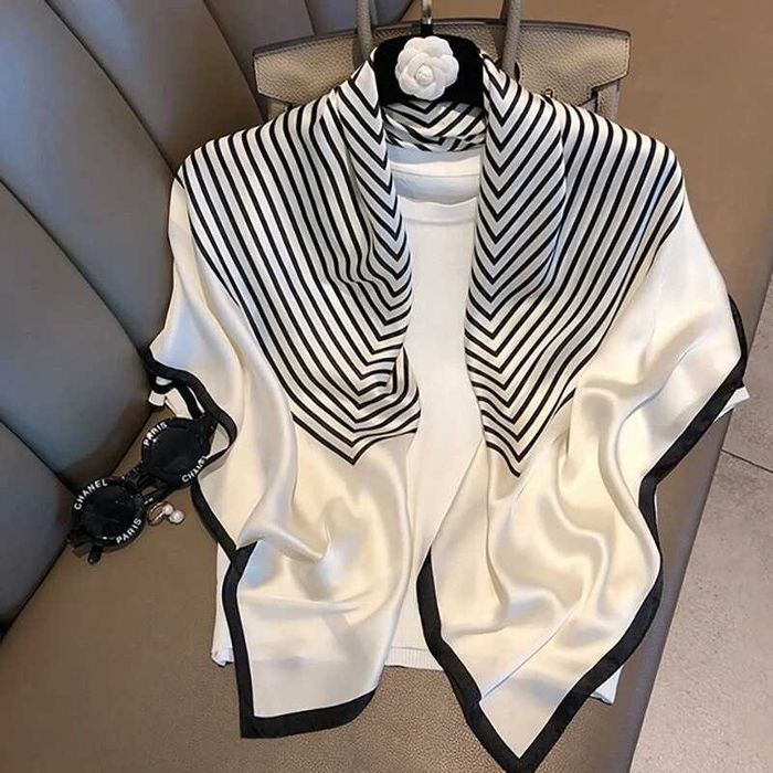 Сатинова жіноча шаль хустка палантин шарф штучний шовк велика 90/90 см