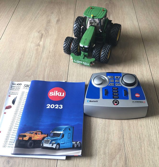 Siku 6736 John Deere 7290R Traktor z modułem zdalnego sterowania