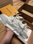 Louis Vuitton skate gray