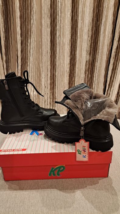 Женские зимние ботинки