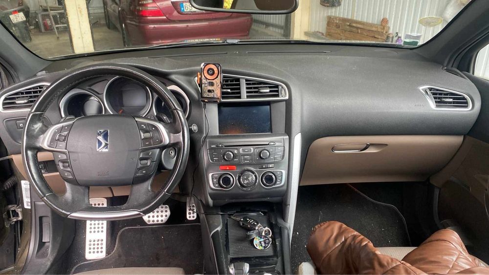 Citroën DS4 1.6 HDi – 2011 – Automático – 285.000
