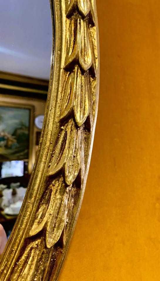 Espelho com Moldura em Folha de Ouro