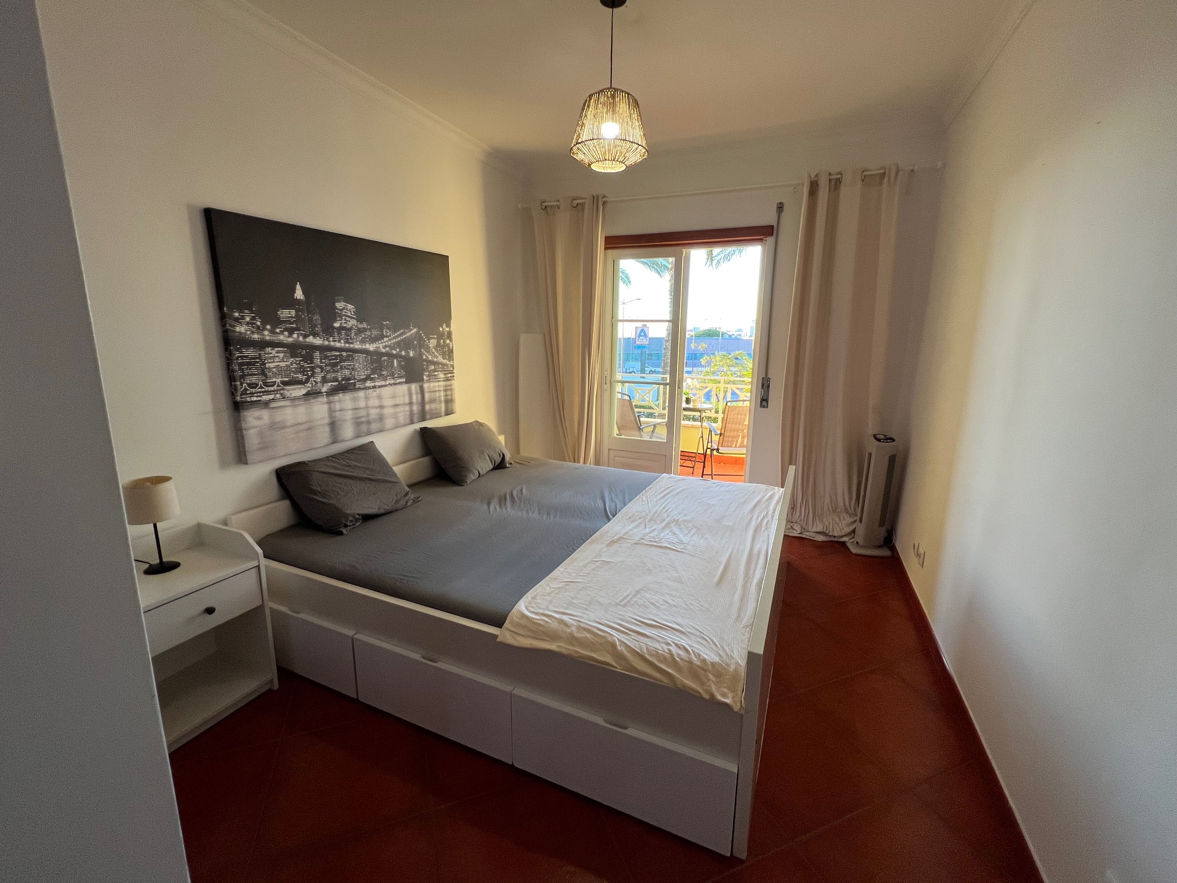 Cama 90*200. Com colchão