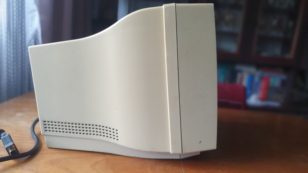 Monitor CRT Belinea