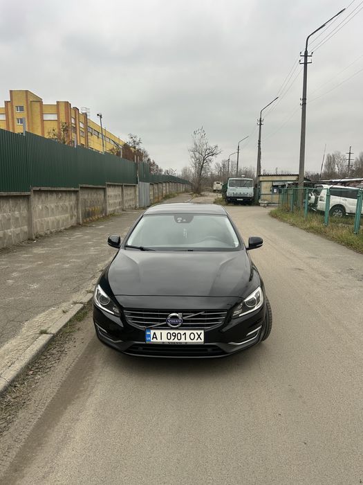 Продам власний Volvo V60 D4 2014