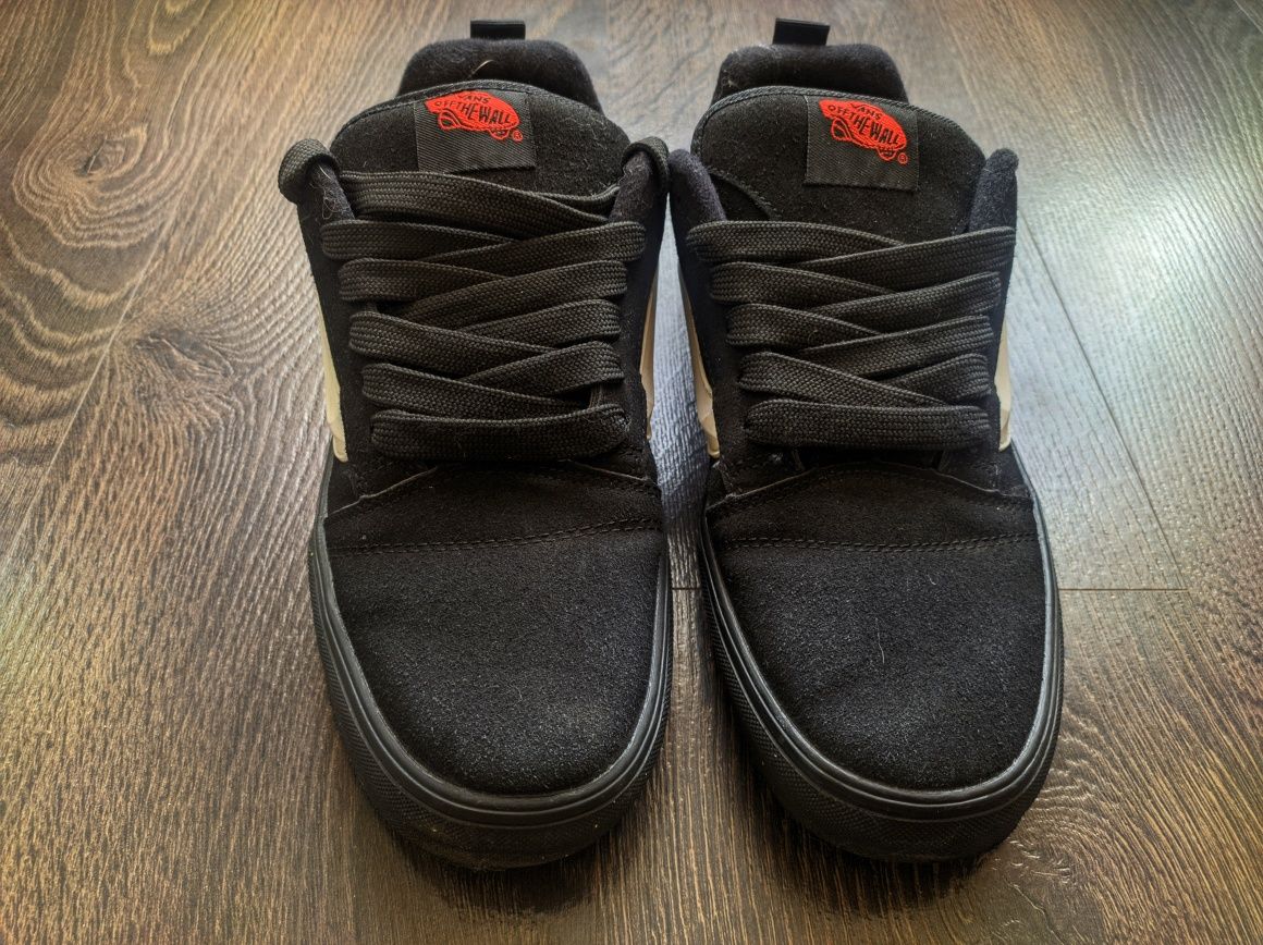 Продам кросівки Vans