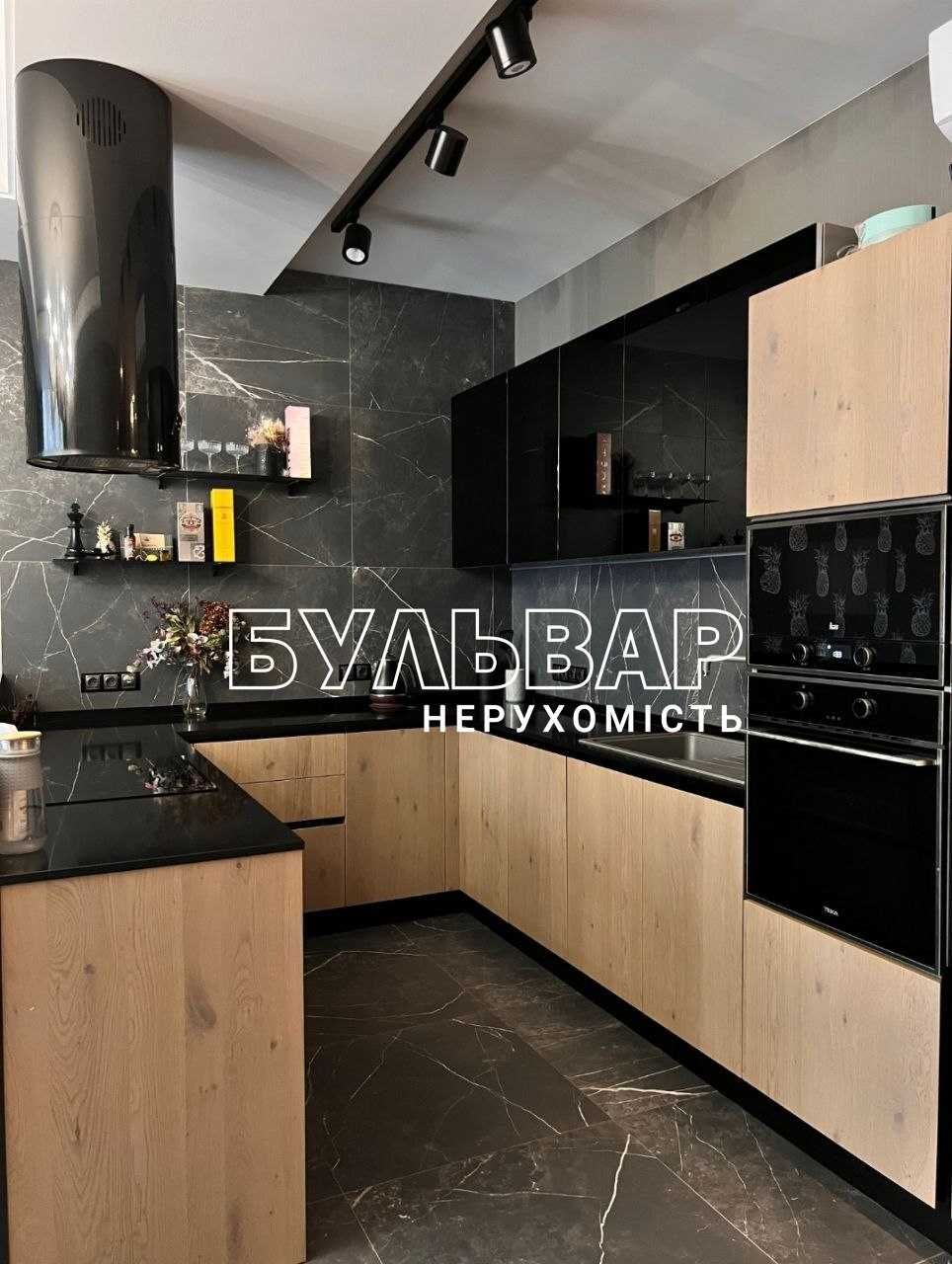 Продам!! 3 к.кв. - 100 м2, Центр, Новострой, ЖК Белый слон