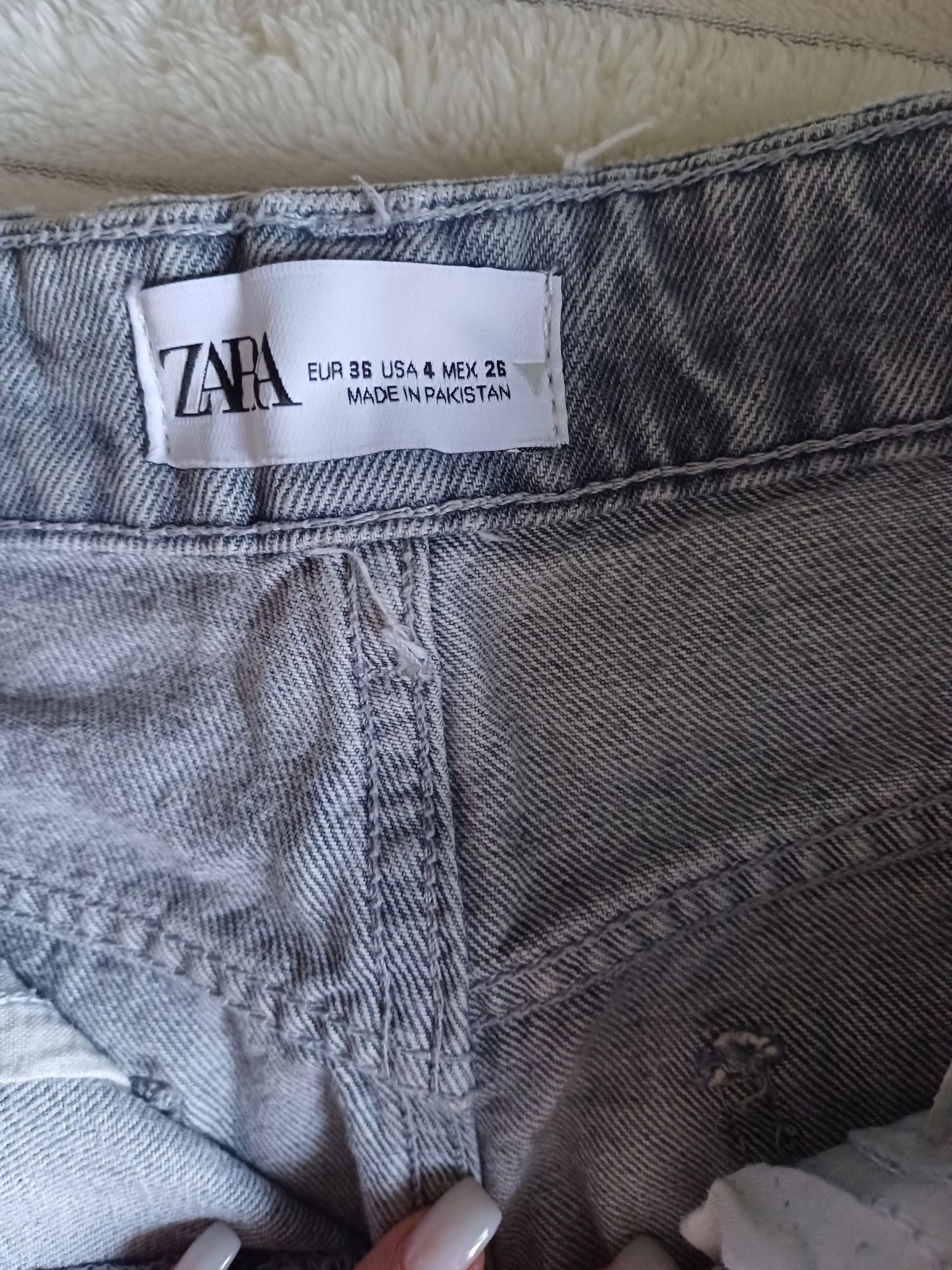 Джинсы zara серые