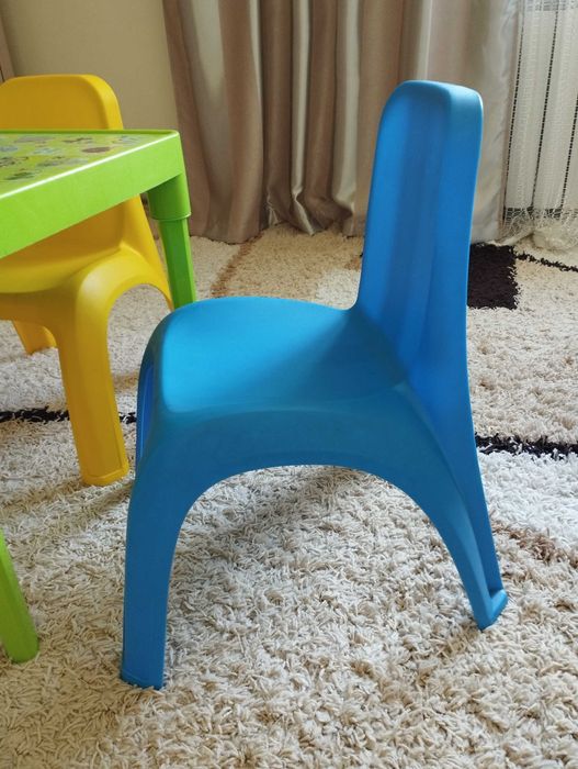 Столик дитячий з абеткою