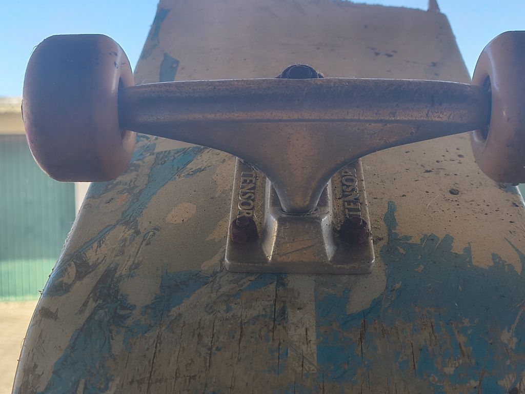 Trecos skate TENSOR e rodas ALMOST
