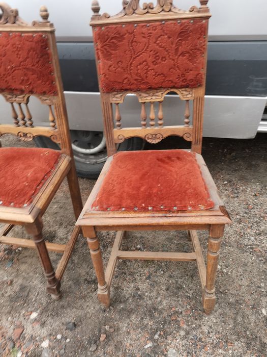 Ładne krzesła do małej renowacji