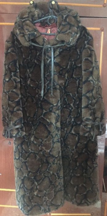 Шуба с искуственного меха