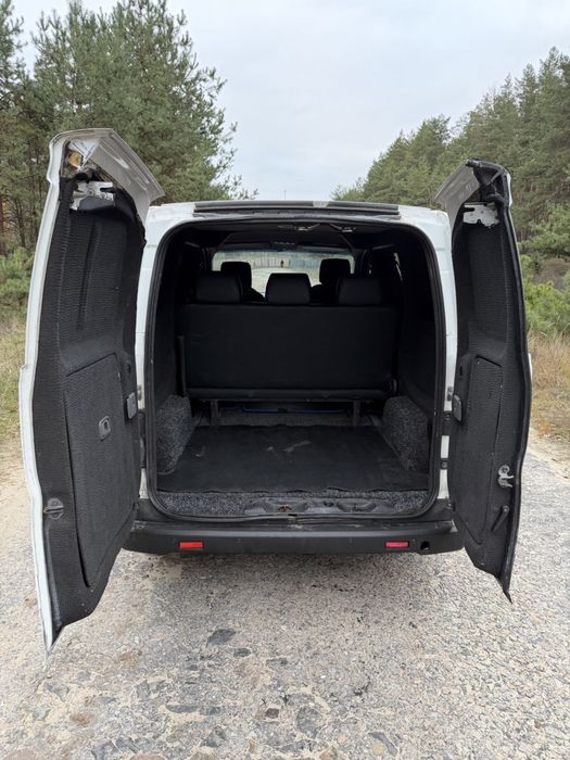 Продам Nissan NV 200