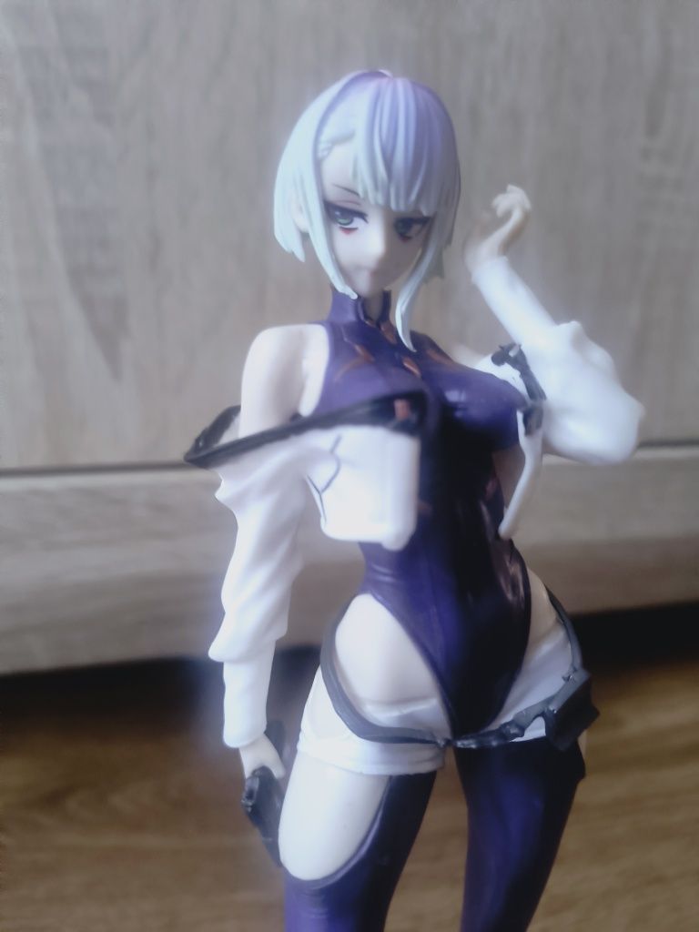 Figurka Lucy cyberpunk nowa z pudełkiem 22 cm
