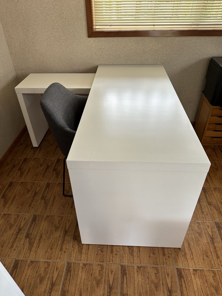 Secretária IKEA MALM