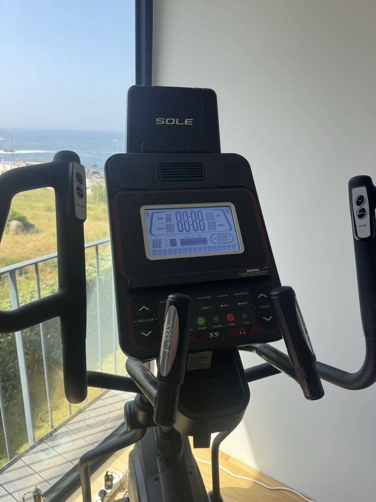 Bicicleta elíptica fixa usada- Sole E55 (valor negociável)