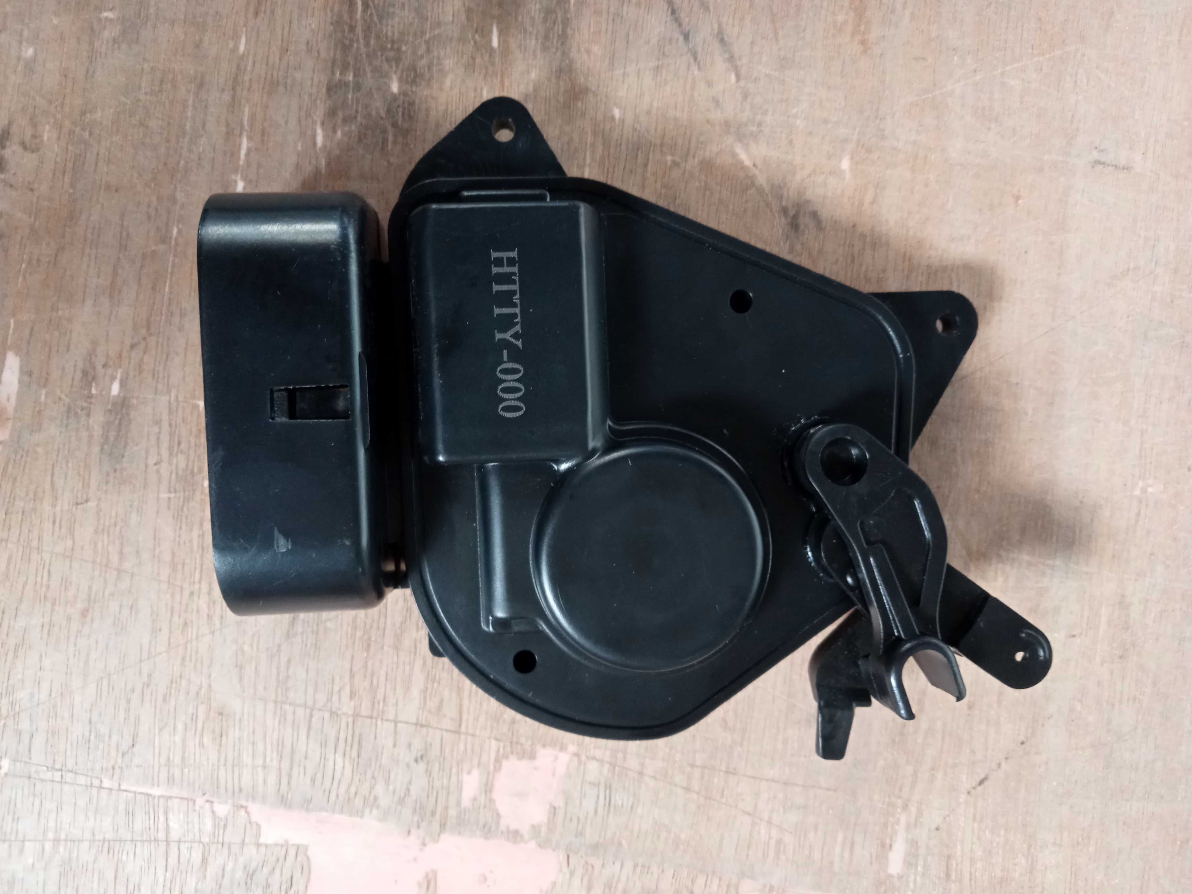 привод центрального замка двери спереди toyota rav 4,6912042080 б/у