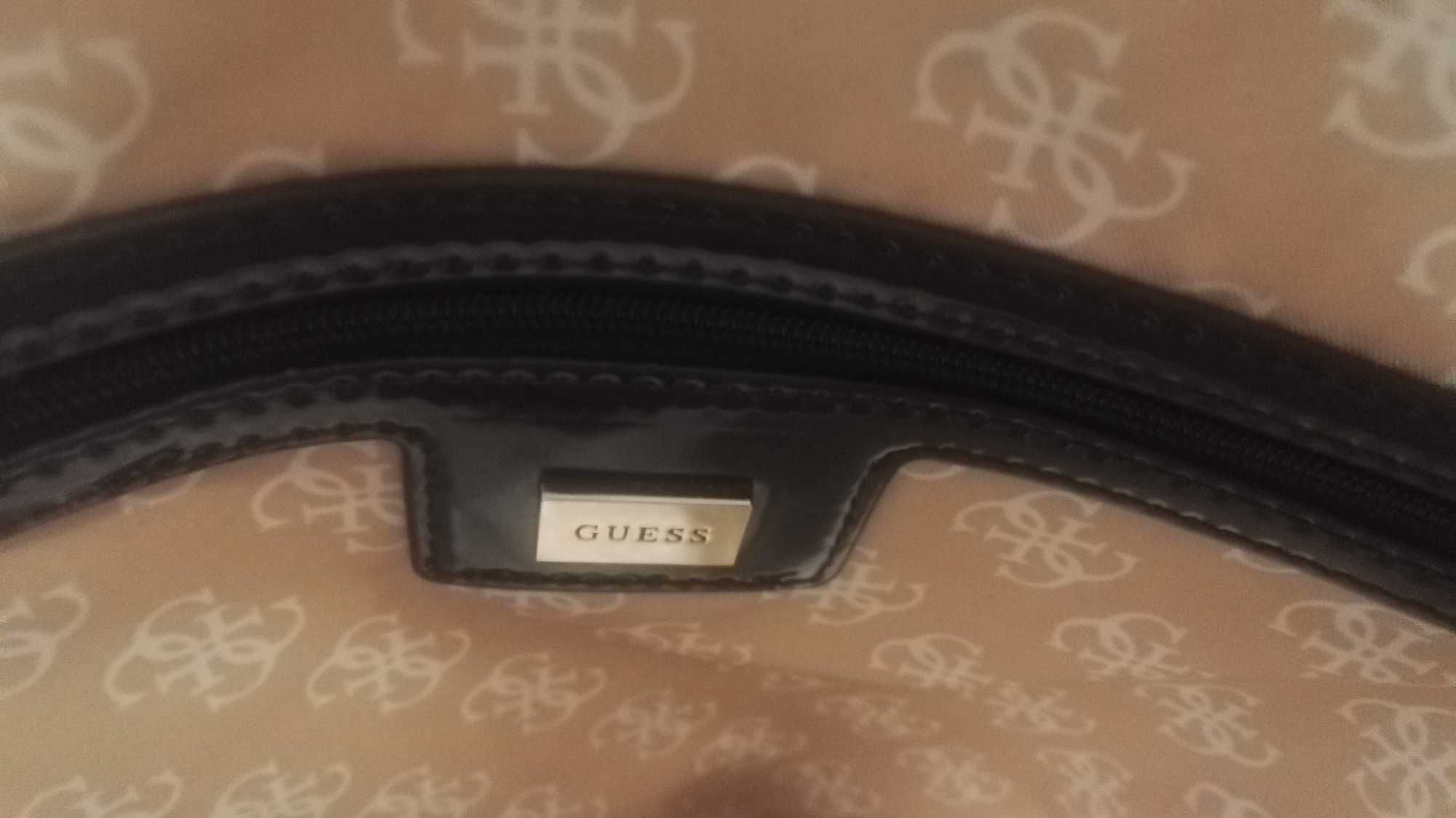 Torebka damska marki Guess