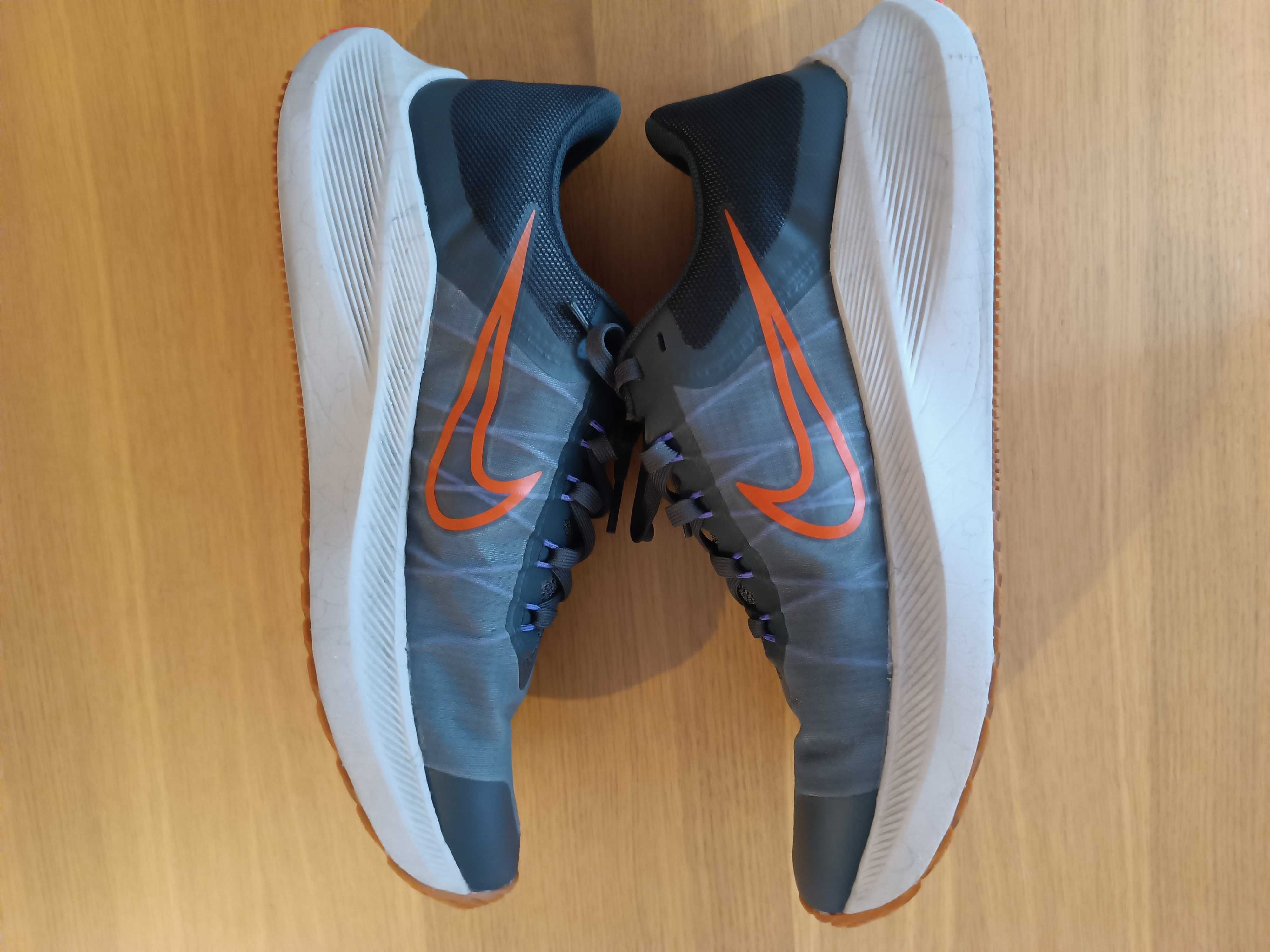 Nike Zoom Winflo 8 tamanho 42,5 para corrida