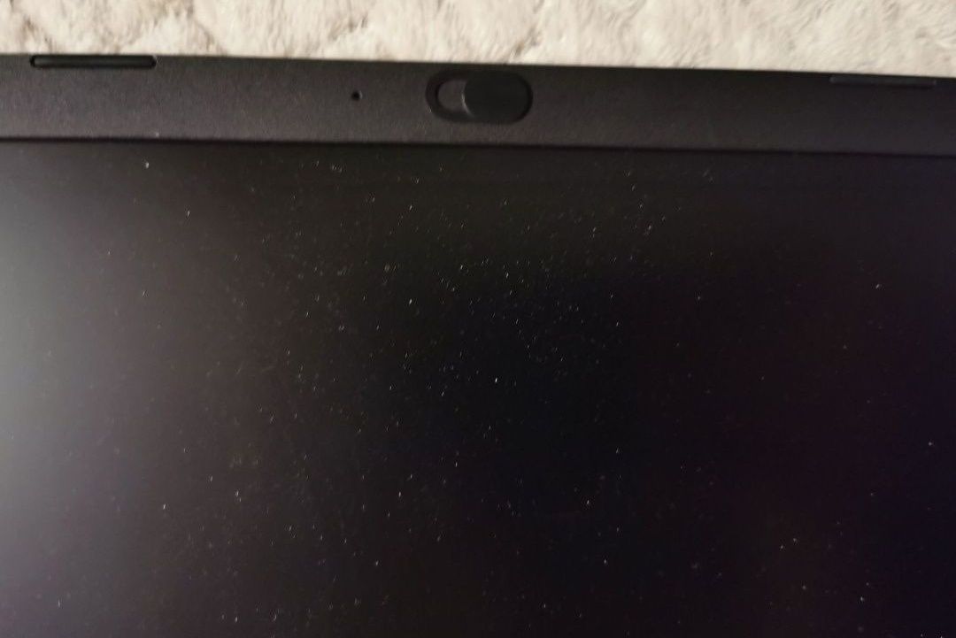 Laptop Asus mały