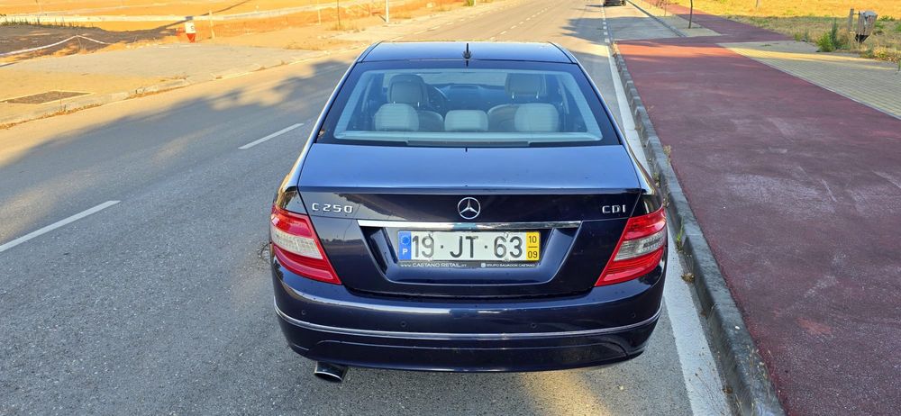 Mercedes_ benz C250 CDI avantgarde (Automatico)  Ano 2010 a diesel