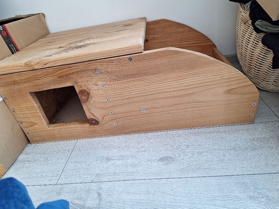 Kuweto-paśnik z domkiem