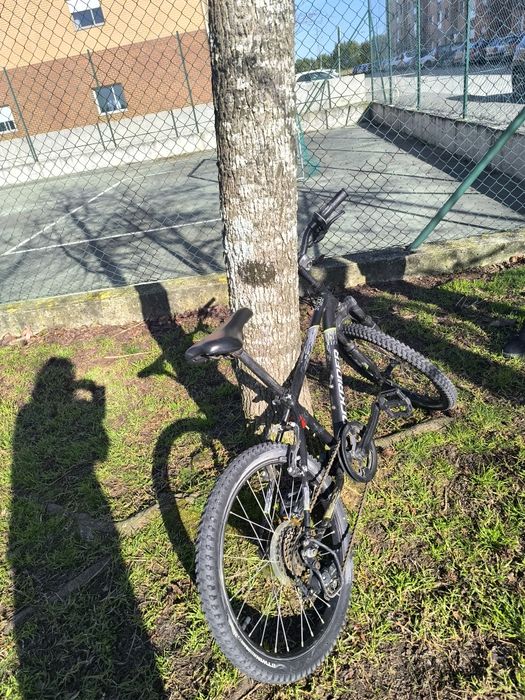 Bicicleta de criança modelo rockrider Decathlon