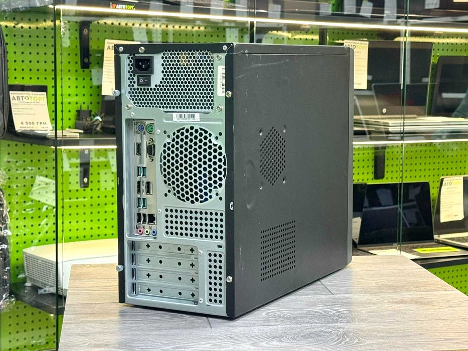 Офісний надійний ПК  FUJITSU Esprimo / DDR4 16Gb / Core i3-6100