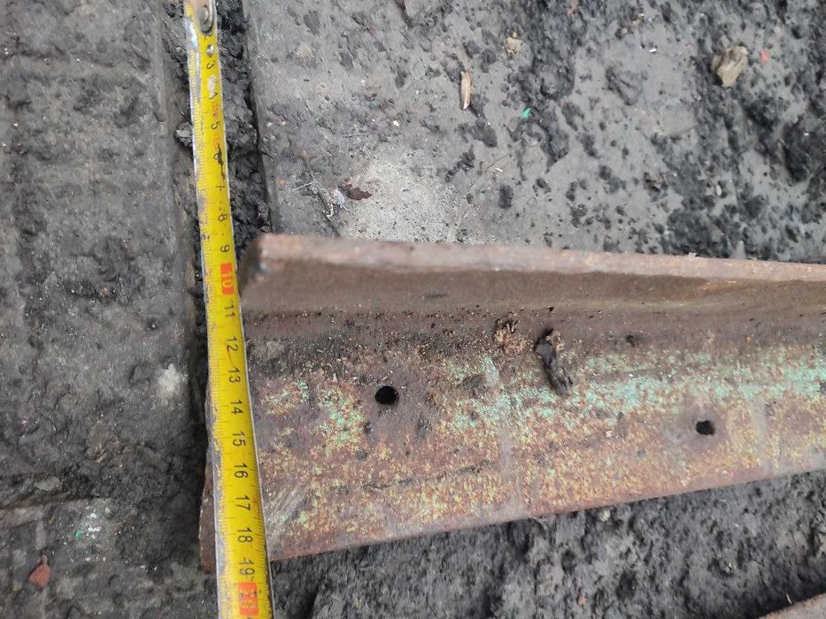 уголок 100х100х8 по 1м