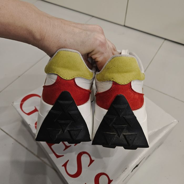 Кросівки Guess р.36