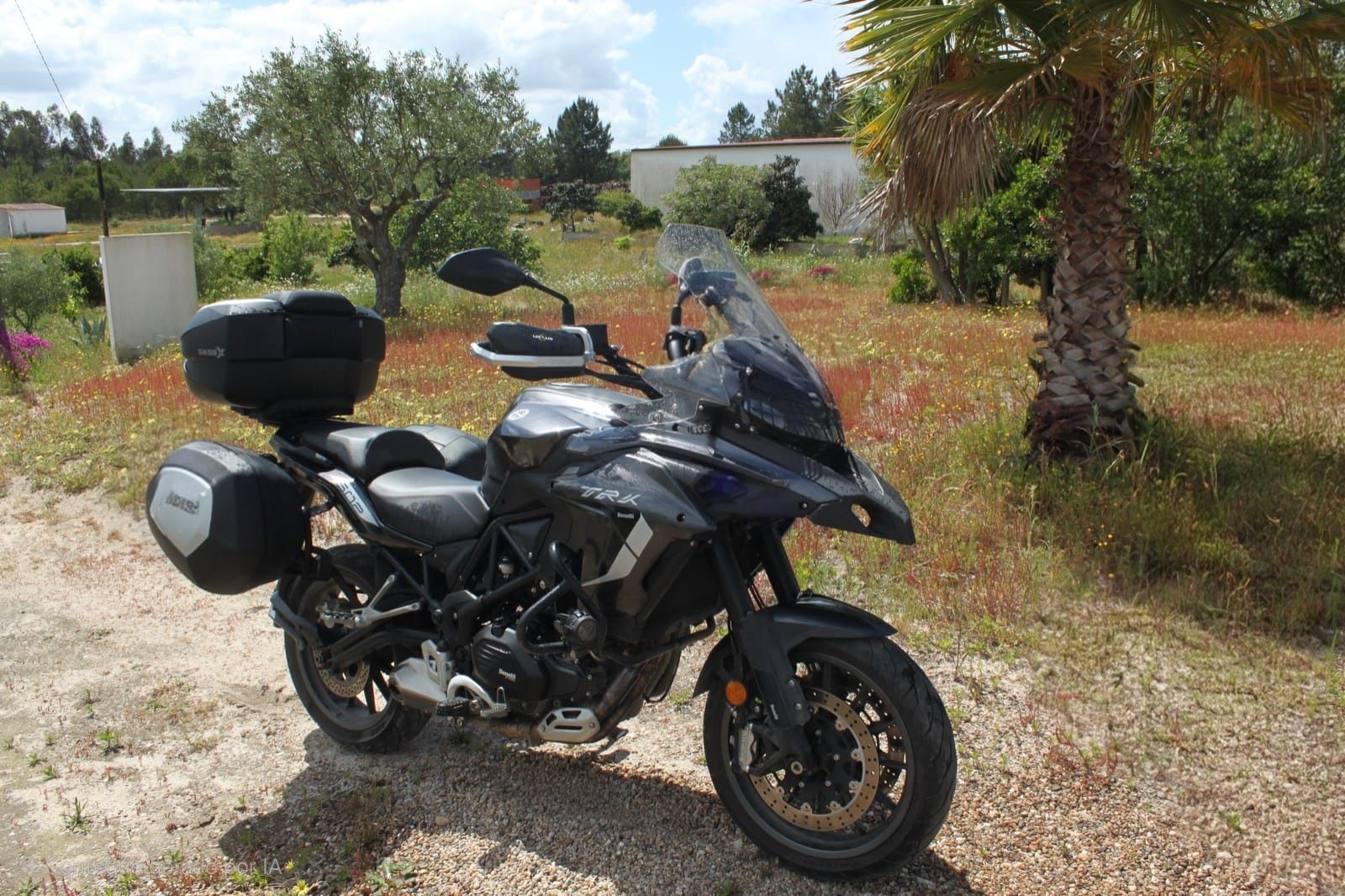 Moto TRK 502 - poucos KMs