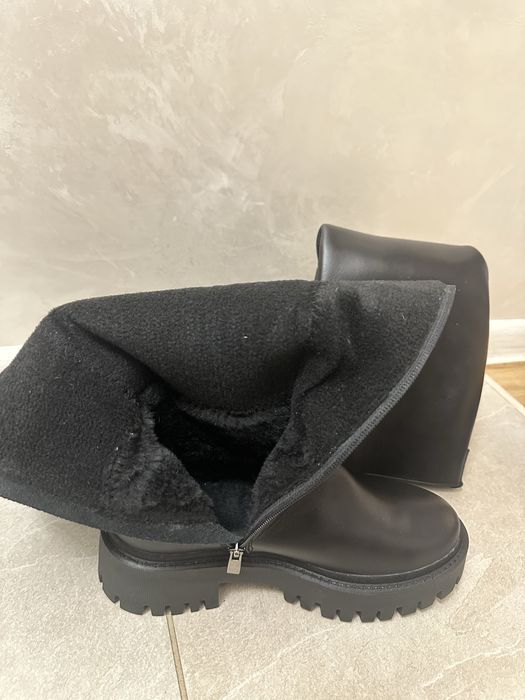 Сапоги шкіряні чорного кольору