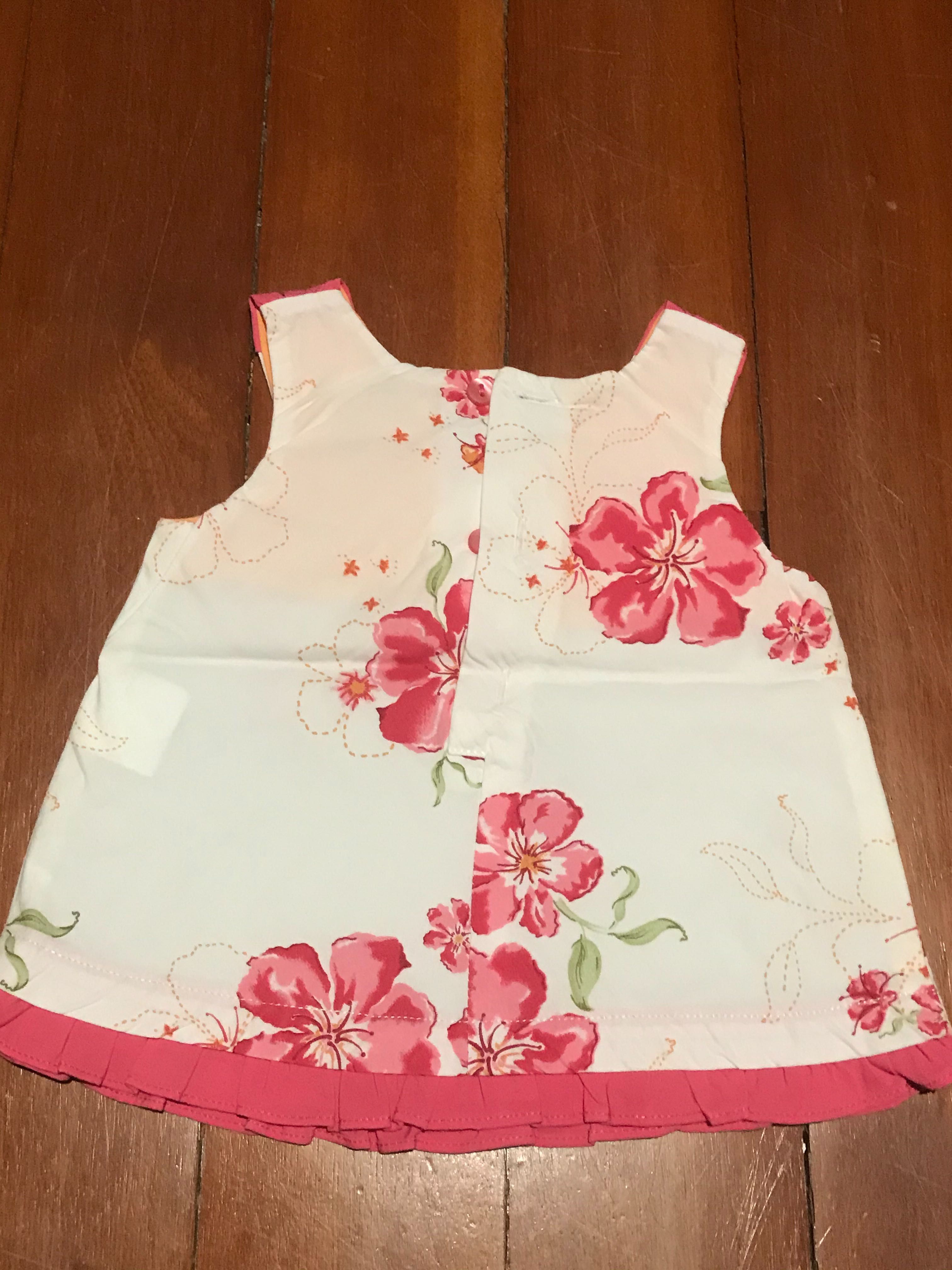 Conjunto de calções e blusa para bebé