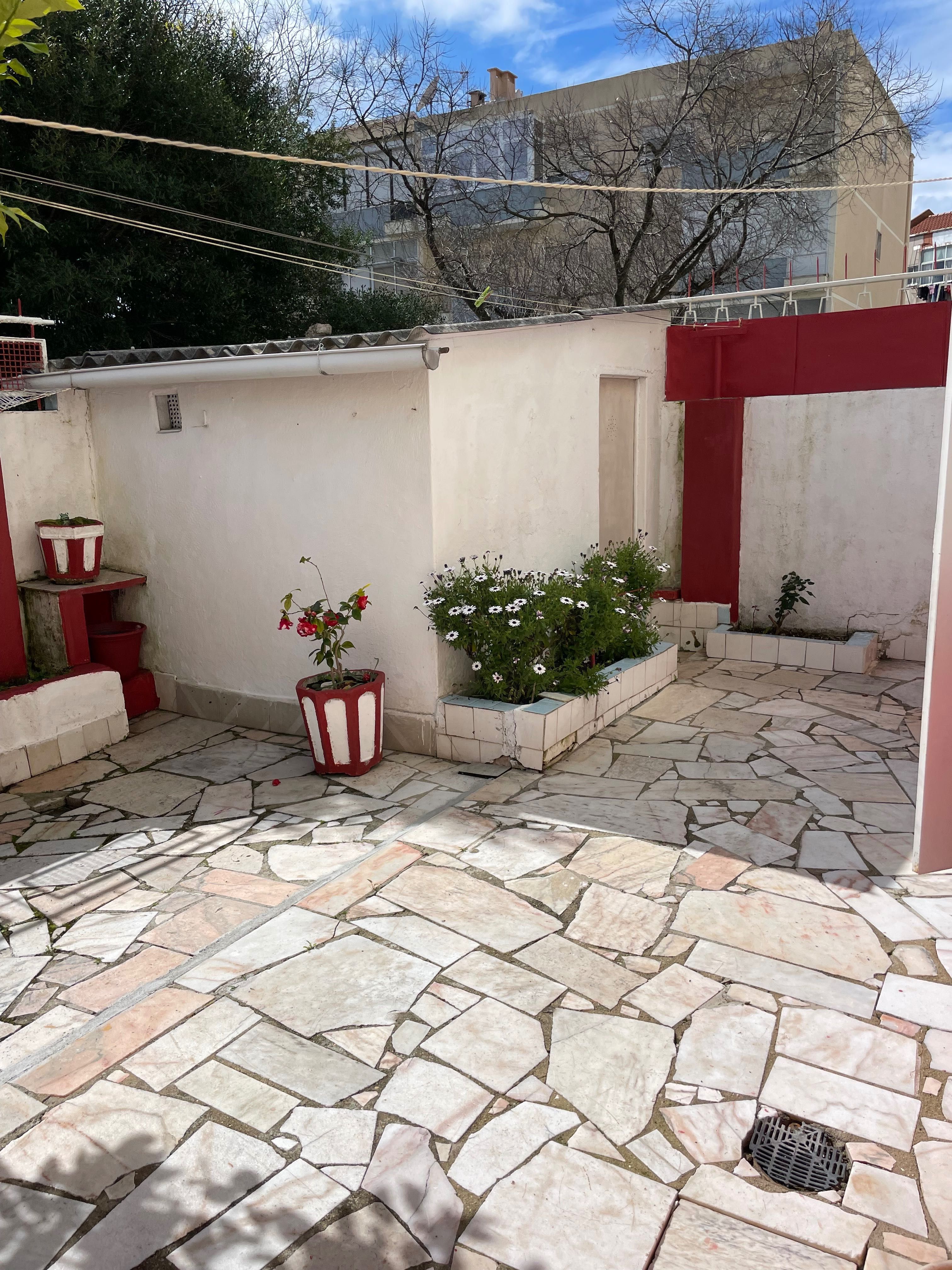 Quarto para estudante universitário/a - junto ao Metro linha Azul