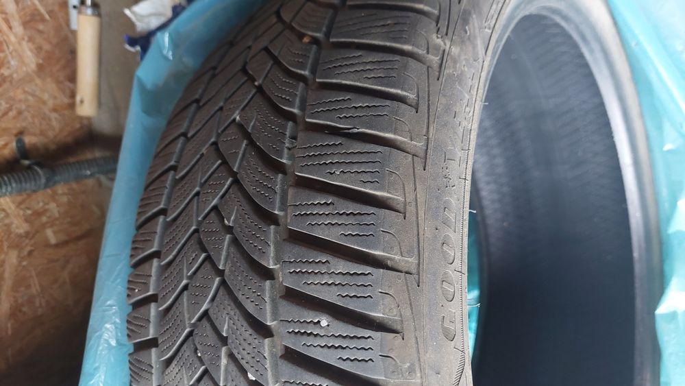 Witam sprzedam opony zimowe