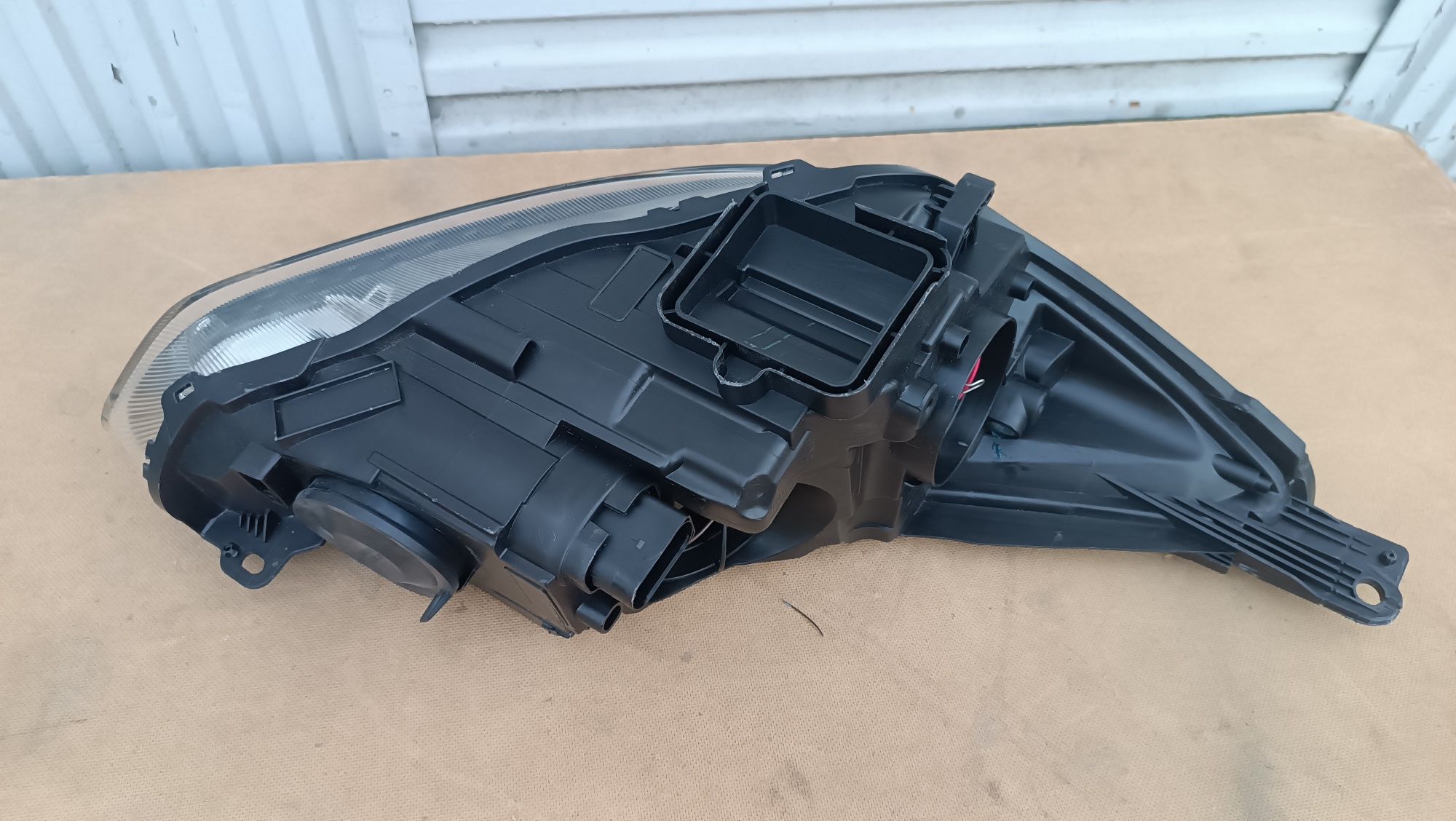 Vendo farol esquerdo de Ford focus ano 2015