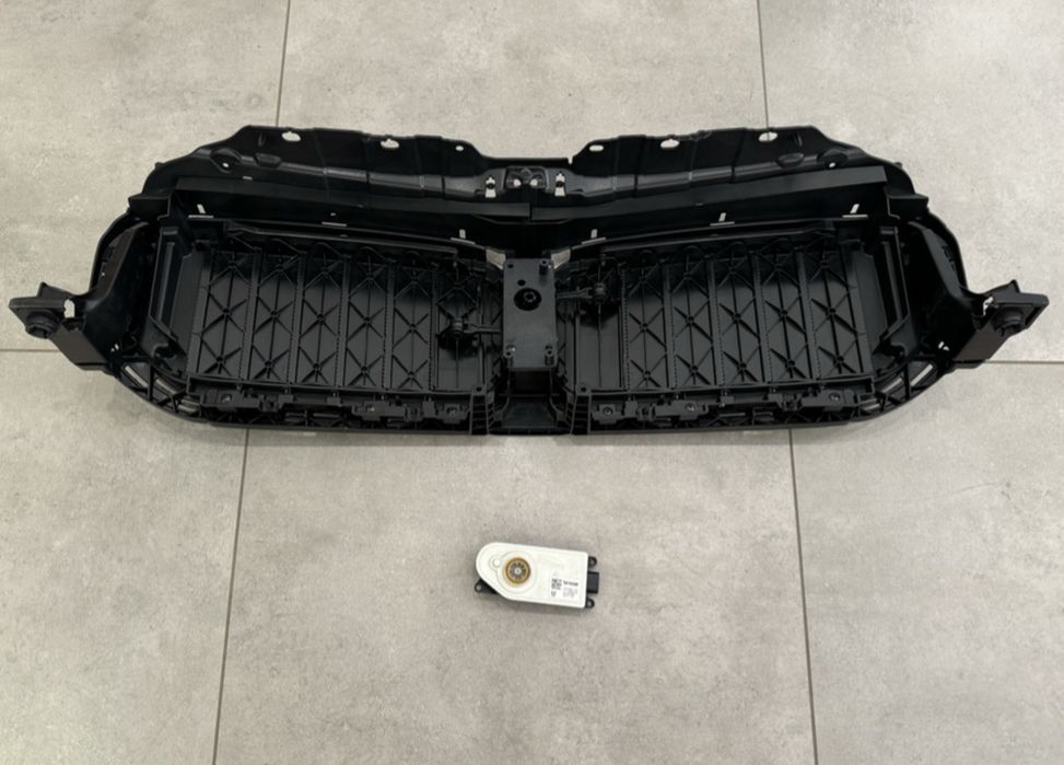 Воздушная заслонка жалюзи BMW 5 G30 G31 LCI С моторчиком бмв рестайл Г