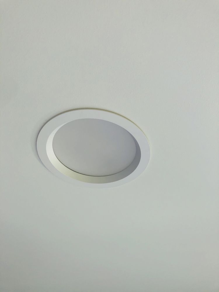 Lampka sufitowa wpuszczana