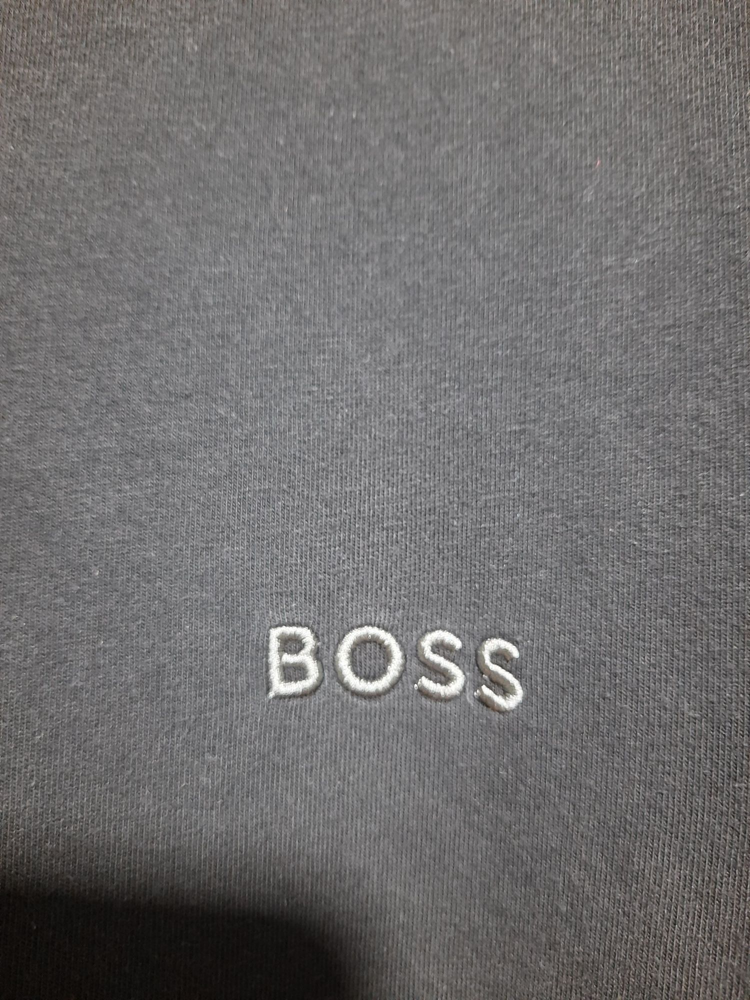 Футболка  Boss Hugo Boss бірка XXl буде на XL
