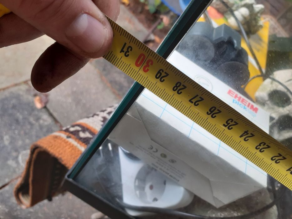 Akwarium 60x30x30cm wraz z wyposażeniem, ozdoby, pokrywa,cały komplet