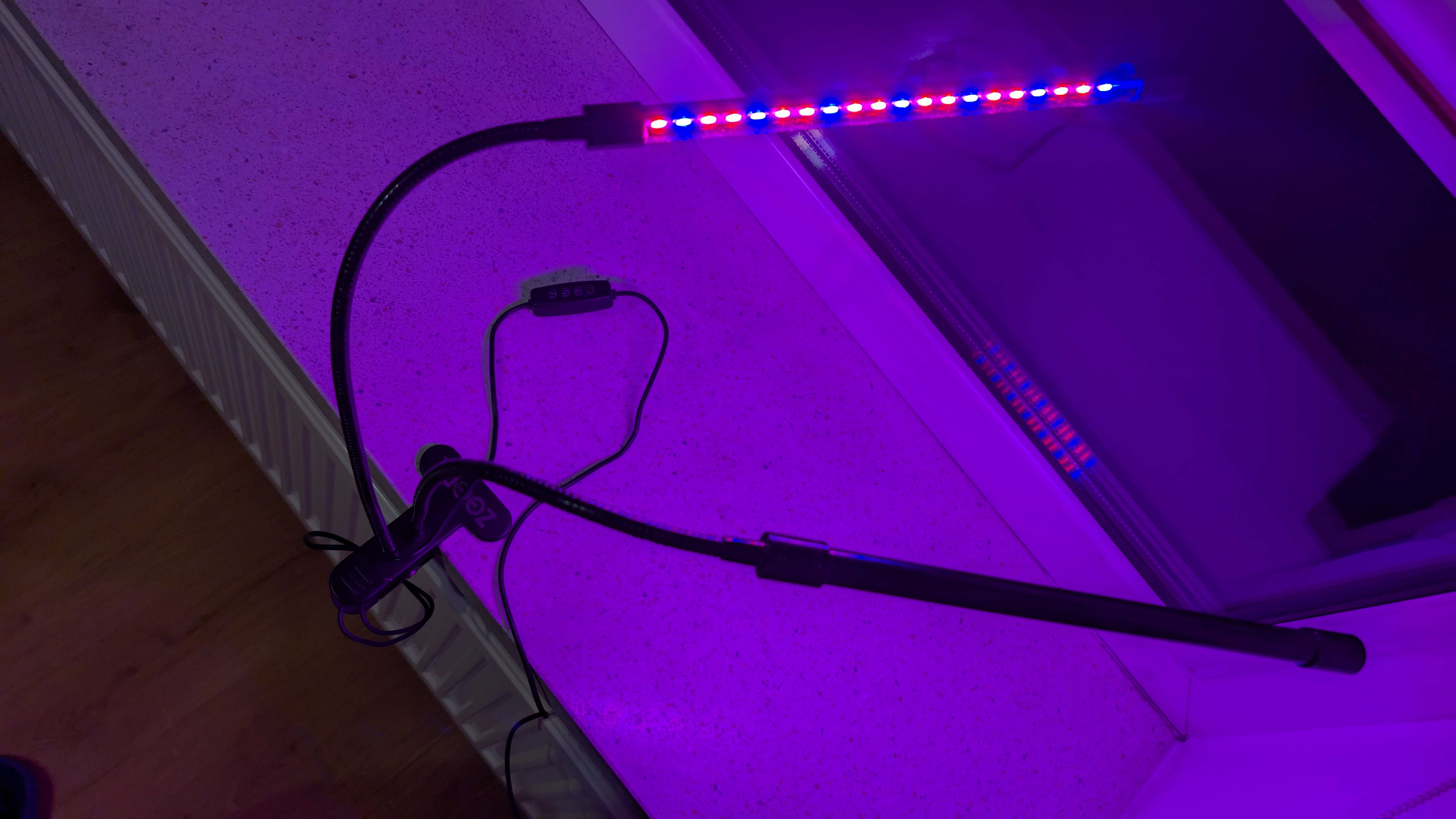 Lampa LED do uprawy / doświetlania roślin ZeeD o mocy 20 W z klipsem
