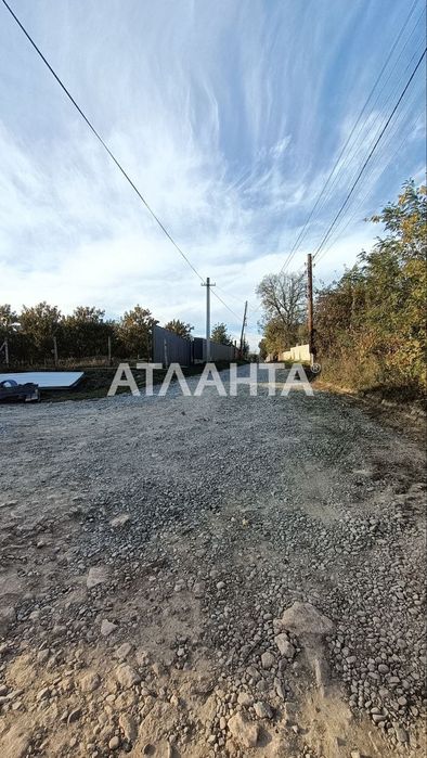 Будинок з ділянкою  50 сотих і новим фундаментом