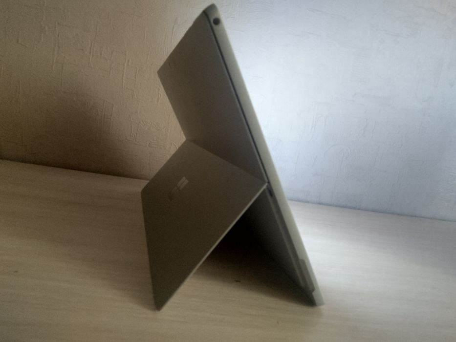 Microsoft Surface pro 7 Plus  8/256