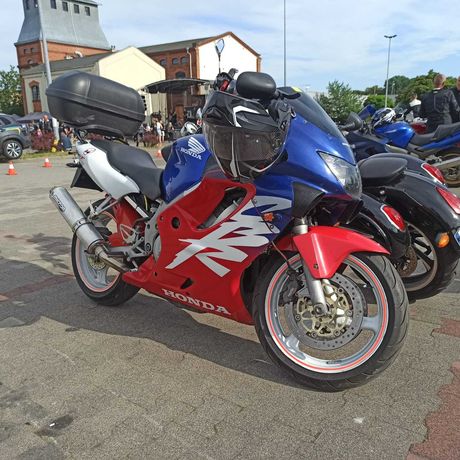 HONDA CBR 600 F4 2000 dużo zrobione