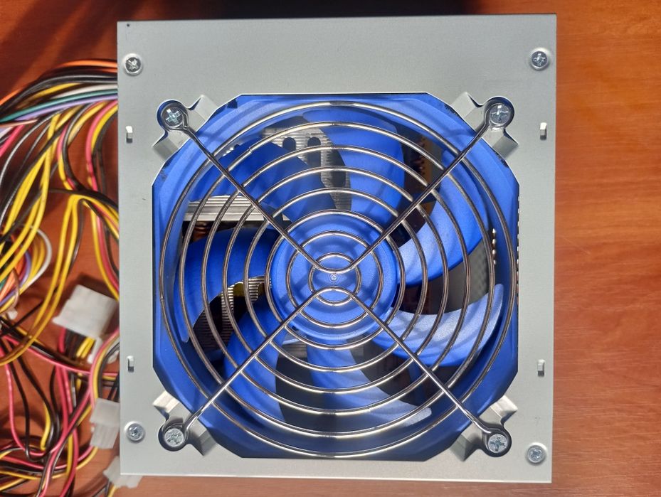 БЖ 24 MB + 8 CPU ATX 450 Вт. Crown CM-PS450 Smart