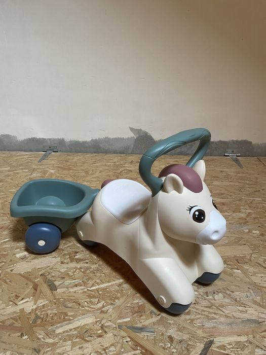 Jeździk pchacz smoby