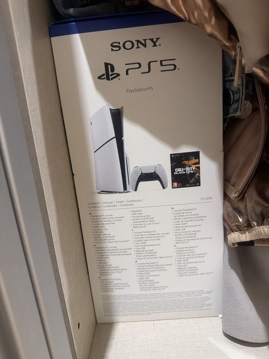PlayStation 5 + jogo CALL OF DUTY