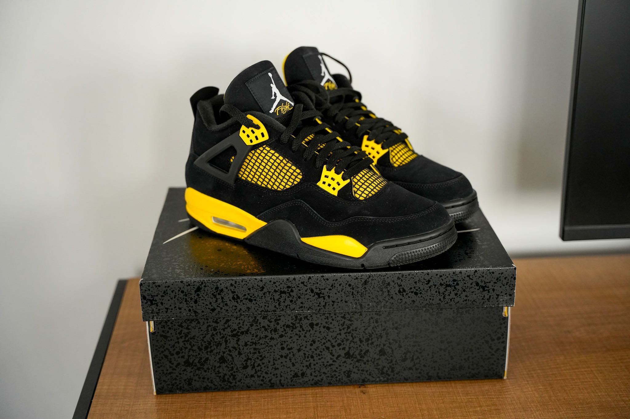 Nike Jordan IV Thunder 44,5 10,5 - nowe, 100% oryginalne