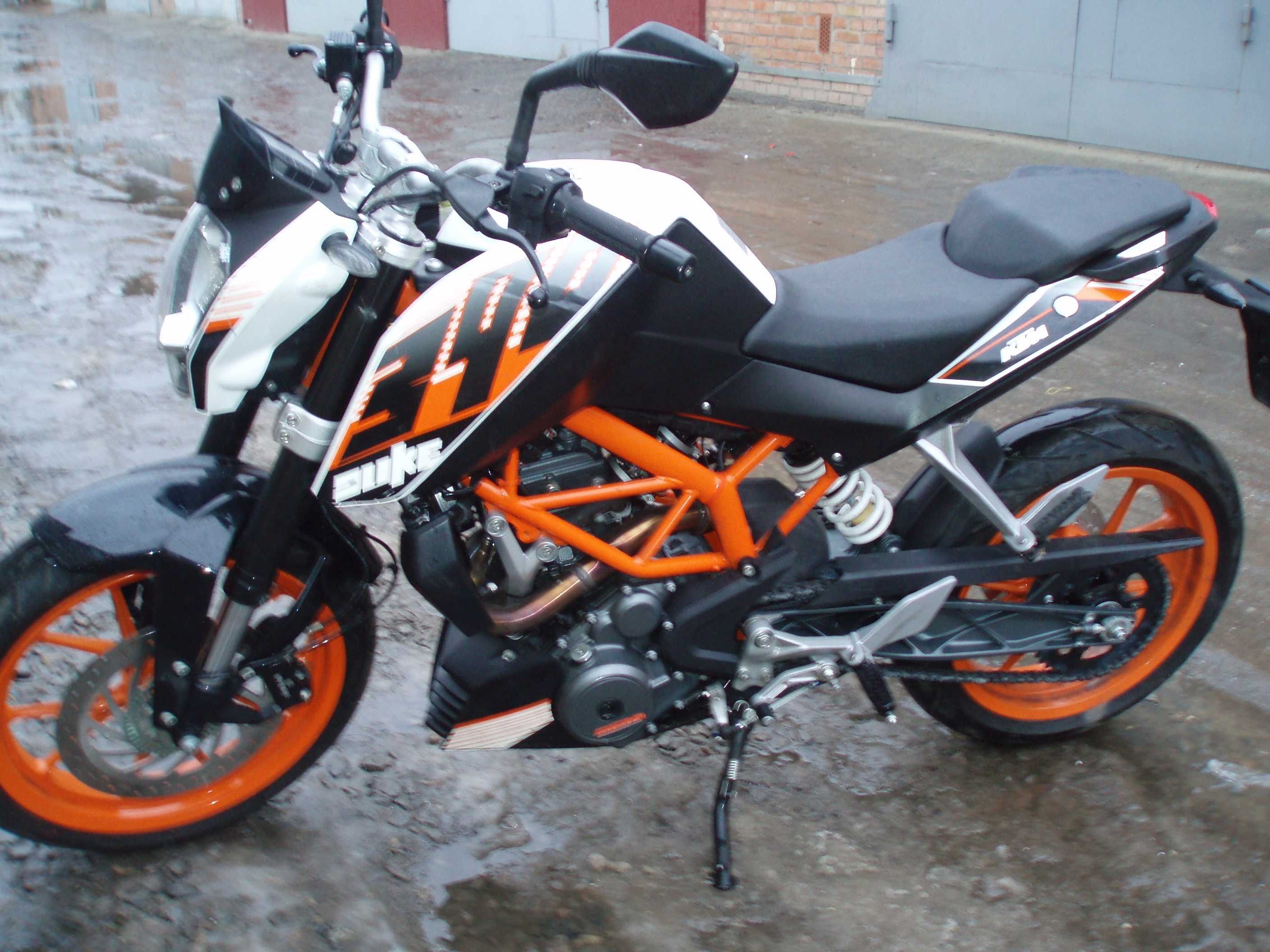 ktm 390 duke mot