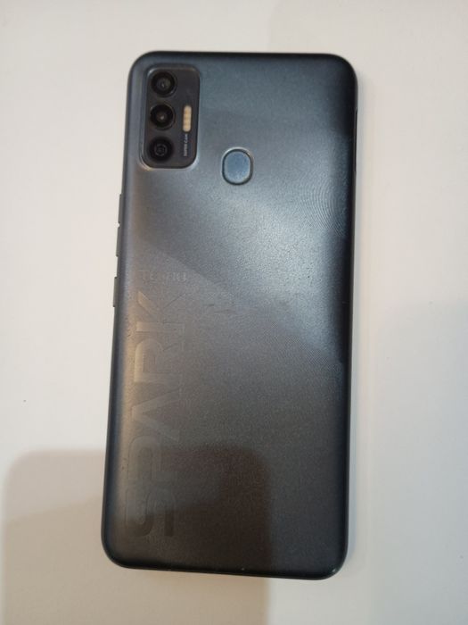 Телефон Tecno SPARK 7